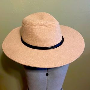 Women’s Beige Sun Hat Size S/M